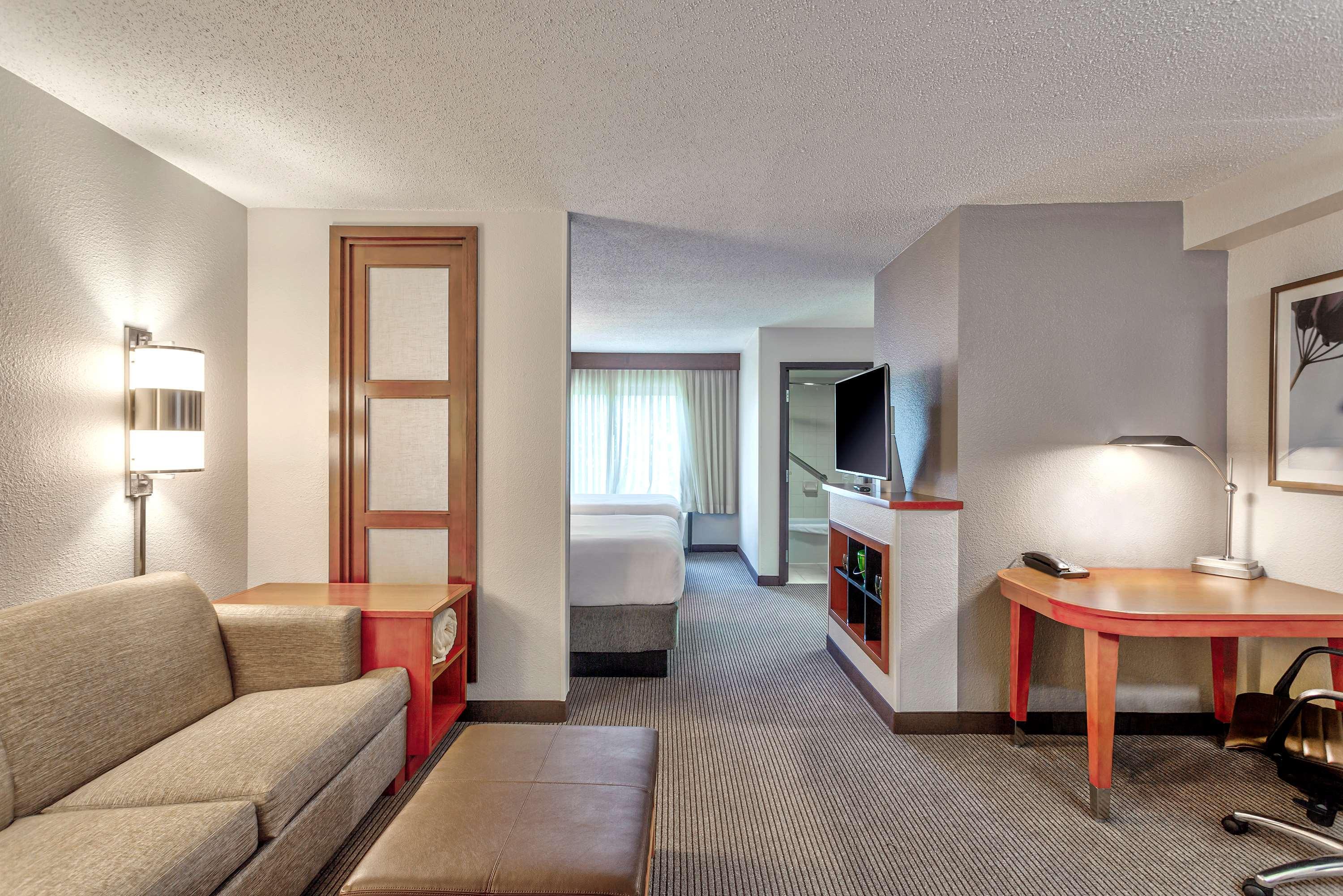 Wyndham Garden Kansas City Airport Экстерьер фото