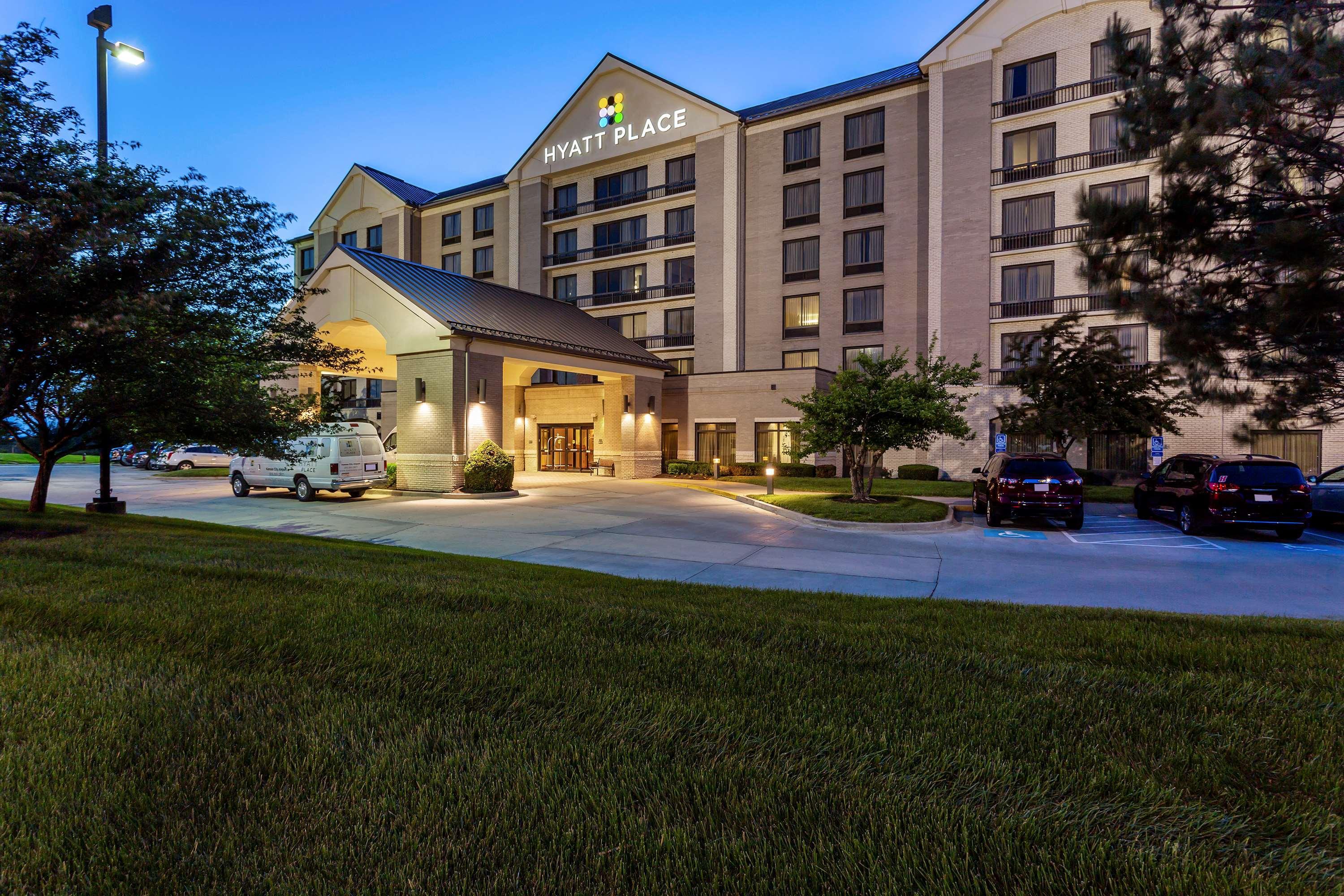 Wyndham Garden Kansas City Airport Экстерьер фото