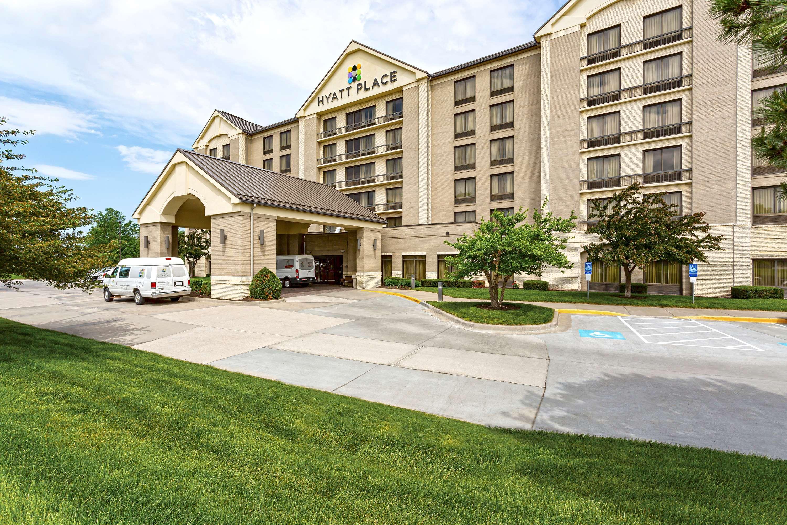 Wyndham Garden Kansas City Airport Экстерьер фото