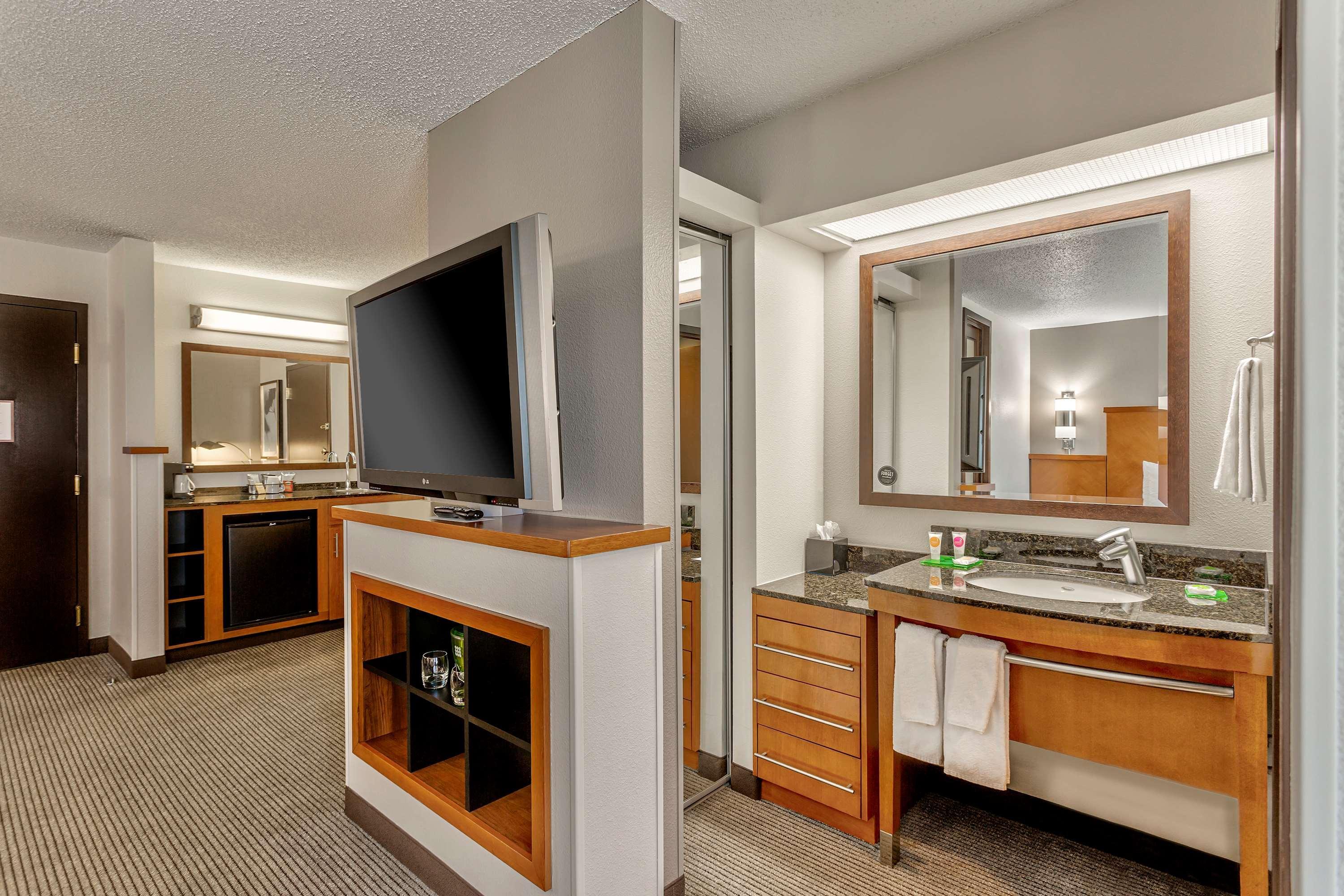 Wyndham Garden Kansas City Airport Экстерьер фото