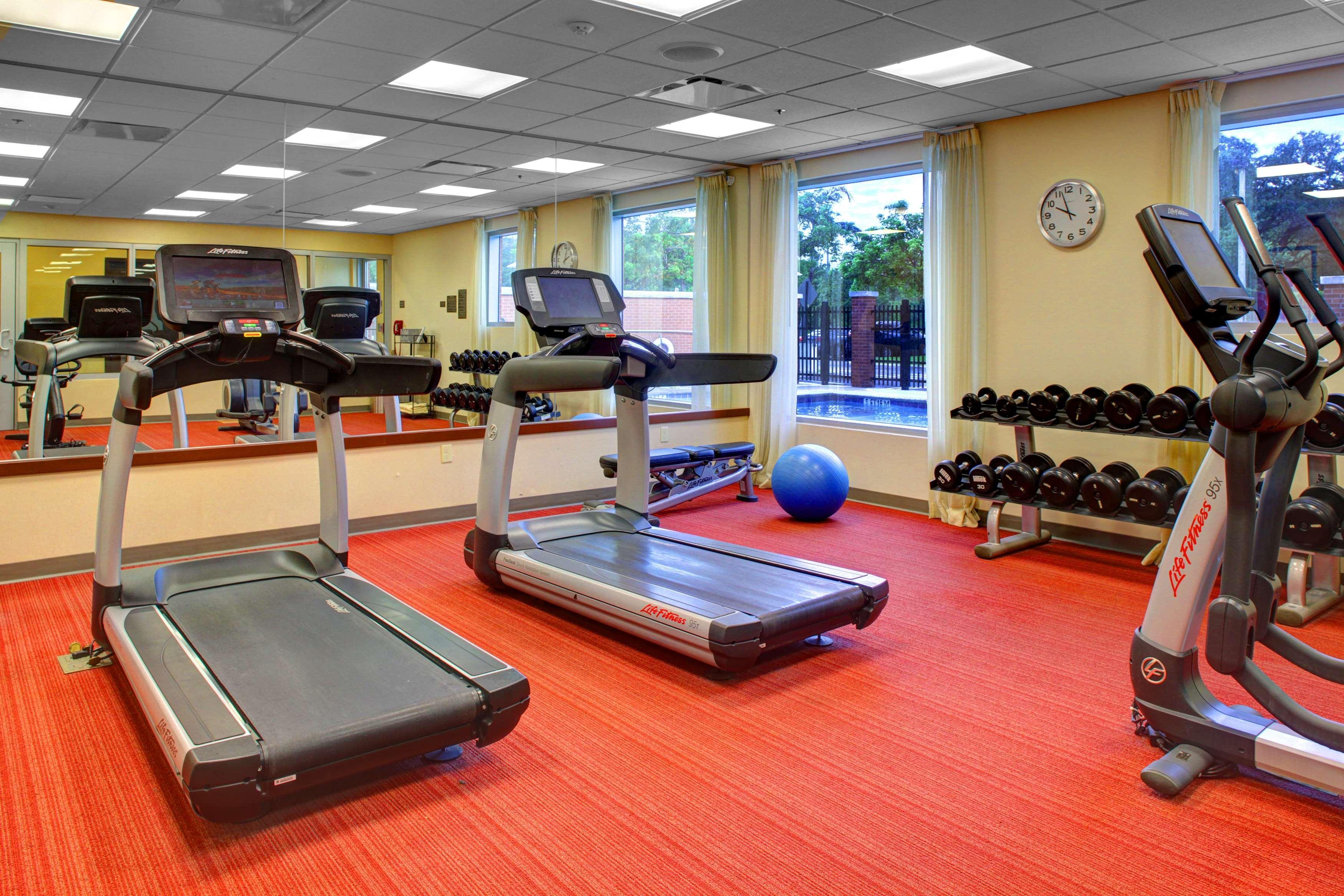 Wyndham Garden Kansas City Airport Экстерьер фото