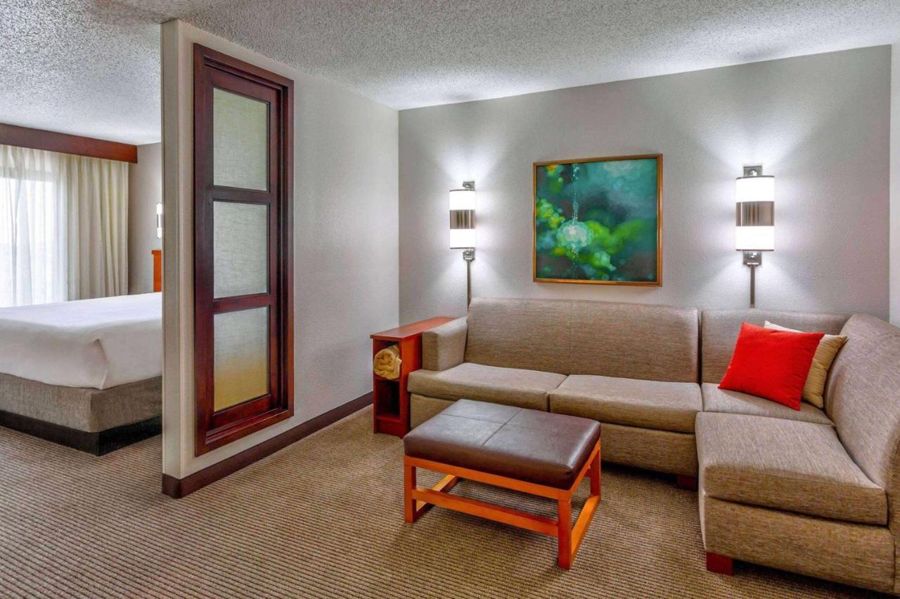 Wyndham Garden Kansas City Airport Экстерьер фото