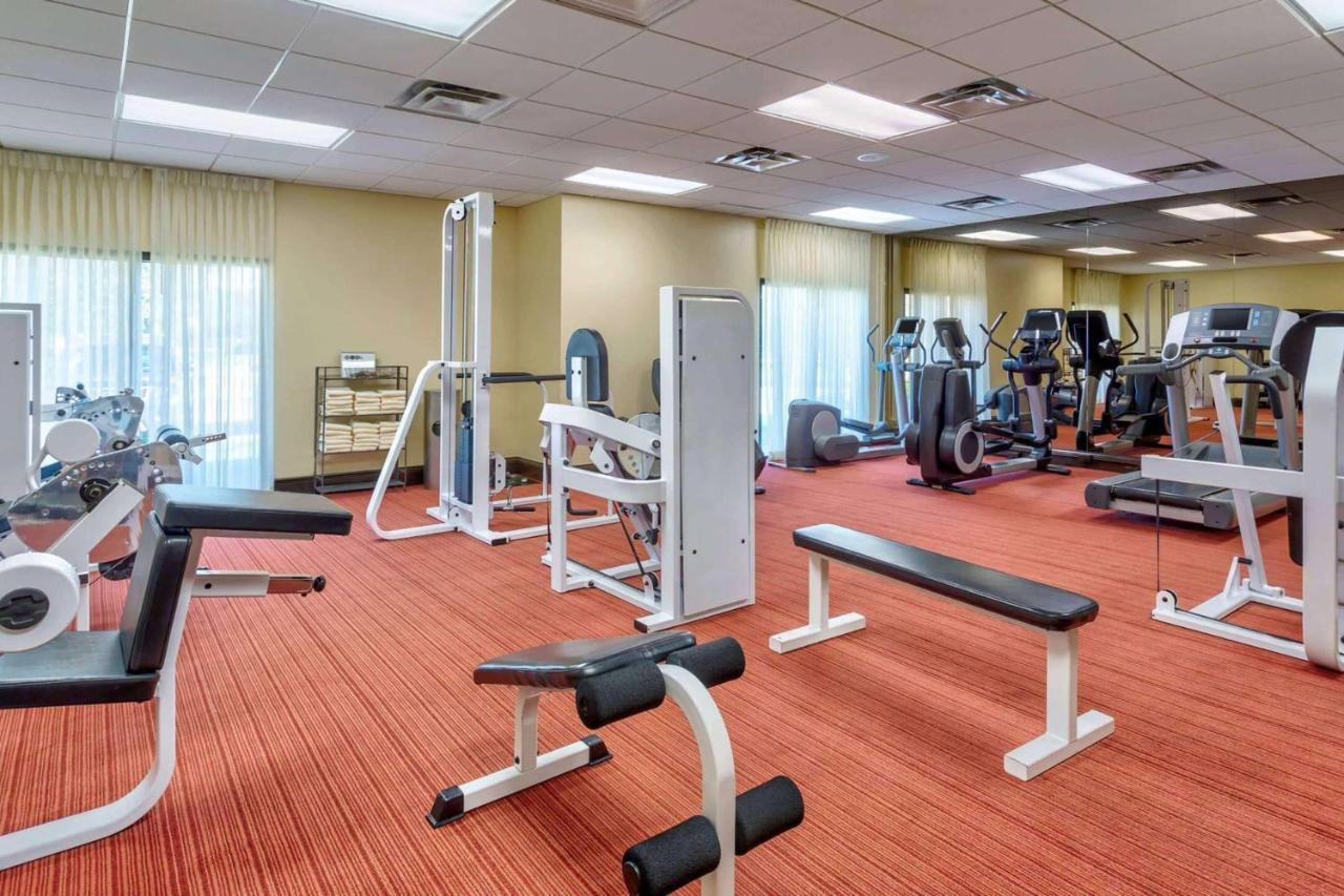 Wyndham Garden Kansas City Airport Экстерьер фото