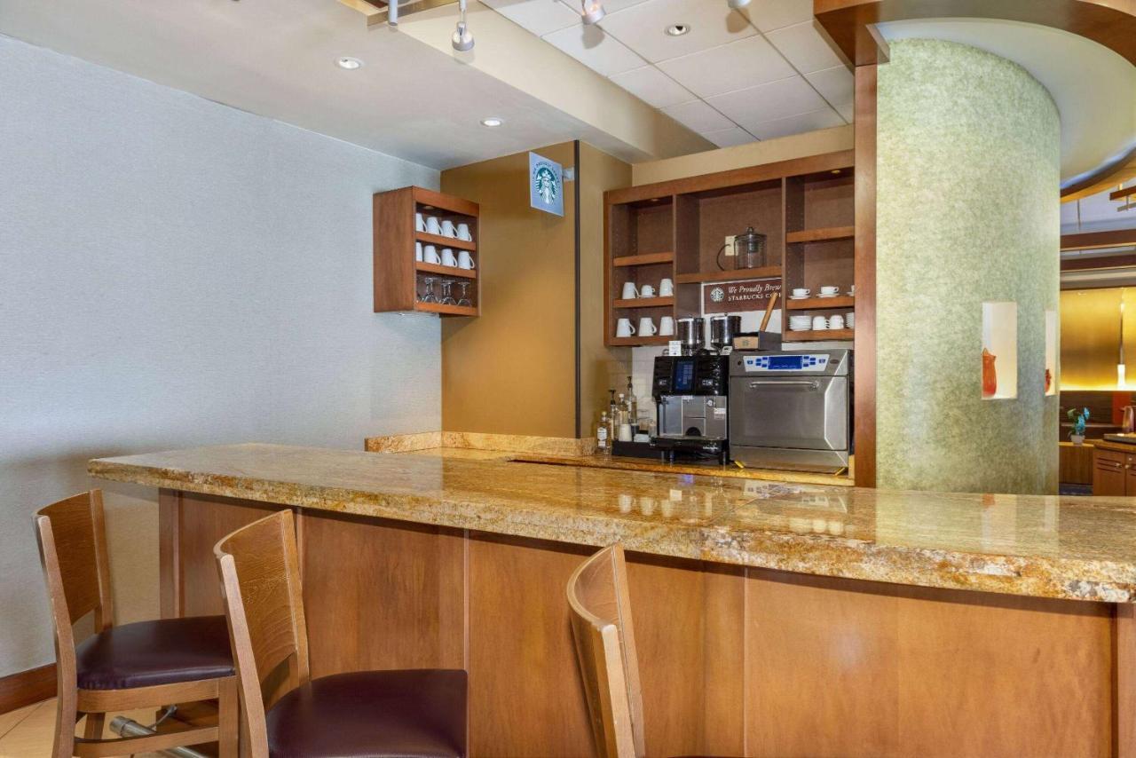 Wyndham Garden Kansas City Airport Экстерьер фото